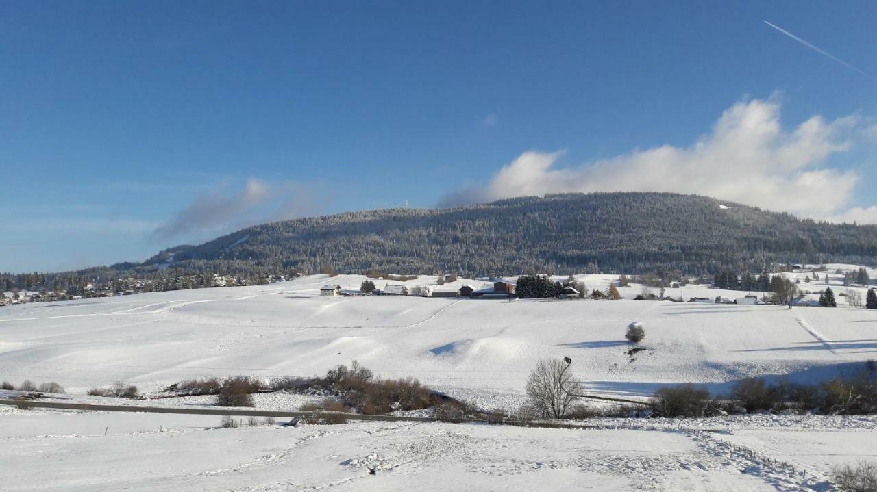 Le Charme Des 2 Lacs Malbuisson Exterior foto